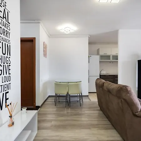 Planorama - Near Veranda Mall Apartment *