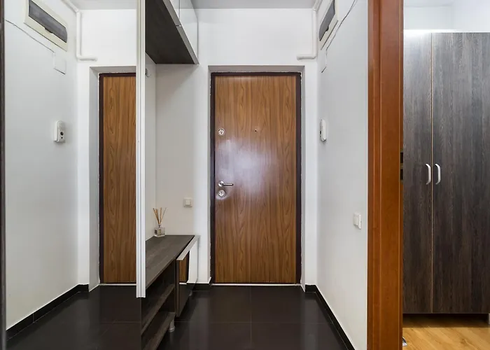 Apartment Planorama - Near Veranda Mall