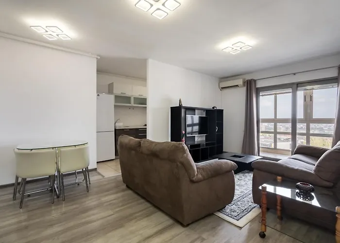 Apartment Planorama - Near Veranda Mall *