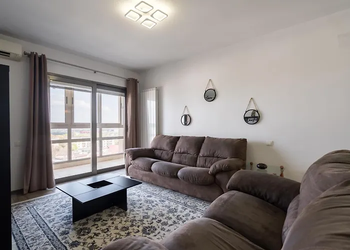 Planorama - Near Veranda Mall Apartment *